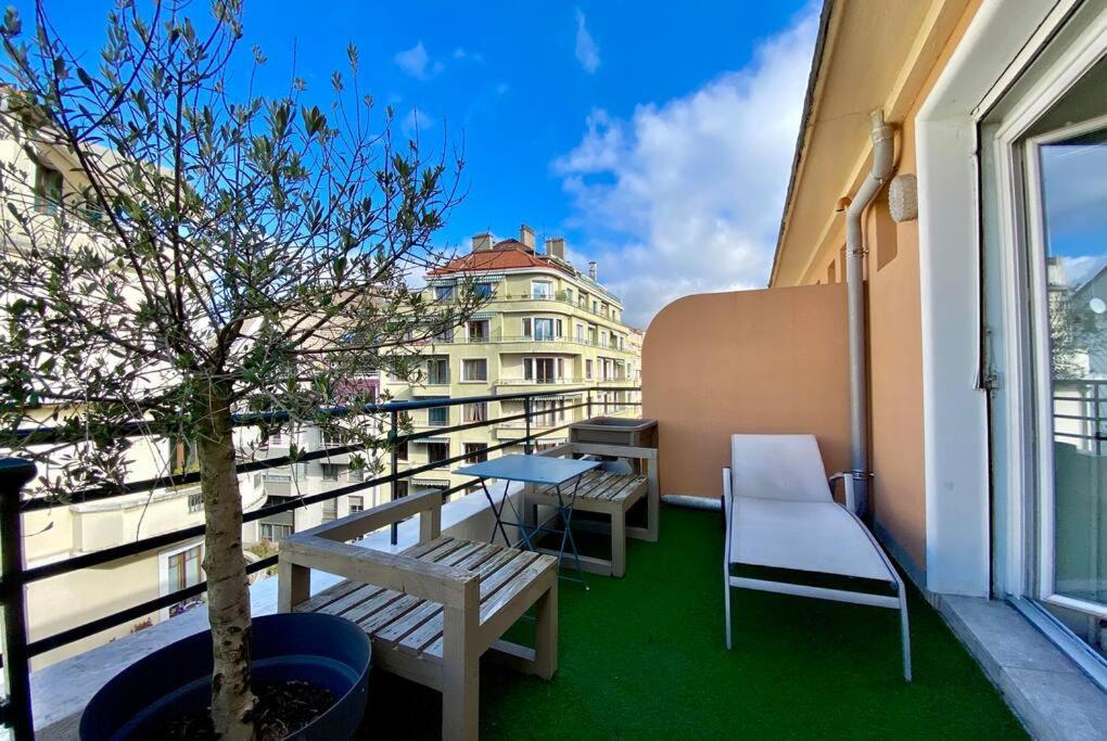 Ferienwohnung Toit-Terrasse Traversant Plein Centre 100M Du Lac Annecy Exterior foto