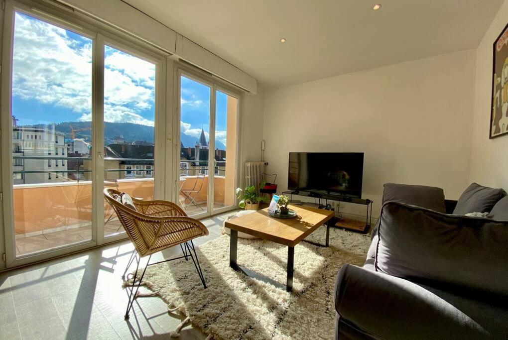 Ferienwohnung Toit-Terrasse Traversant Plein Centre 100M Du Lac Annecy Exterior foto